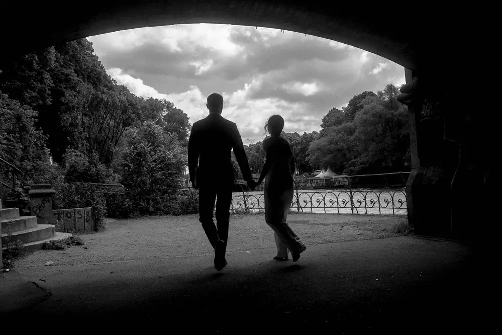 Wedding photography by the Alster in Hamburg. Leica M10 M11.