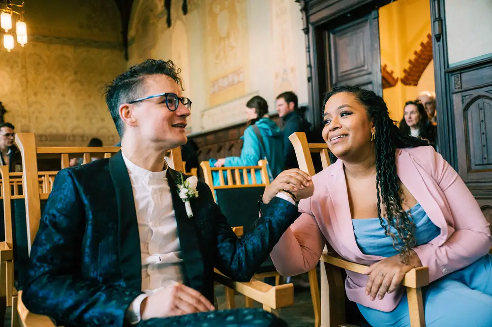 LGBTQ wedding at Neumünster City Hall. Shown in the photo: groom and maid of honour. Leica M10 M11.