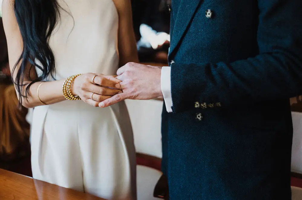 Wedding ceremony at Standesamt Elmshorn. Ring exchange, photographed with the Leica M11.